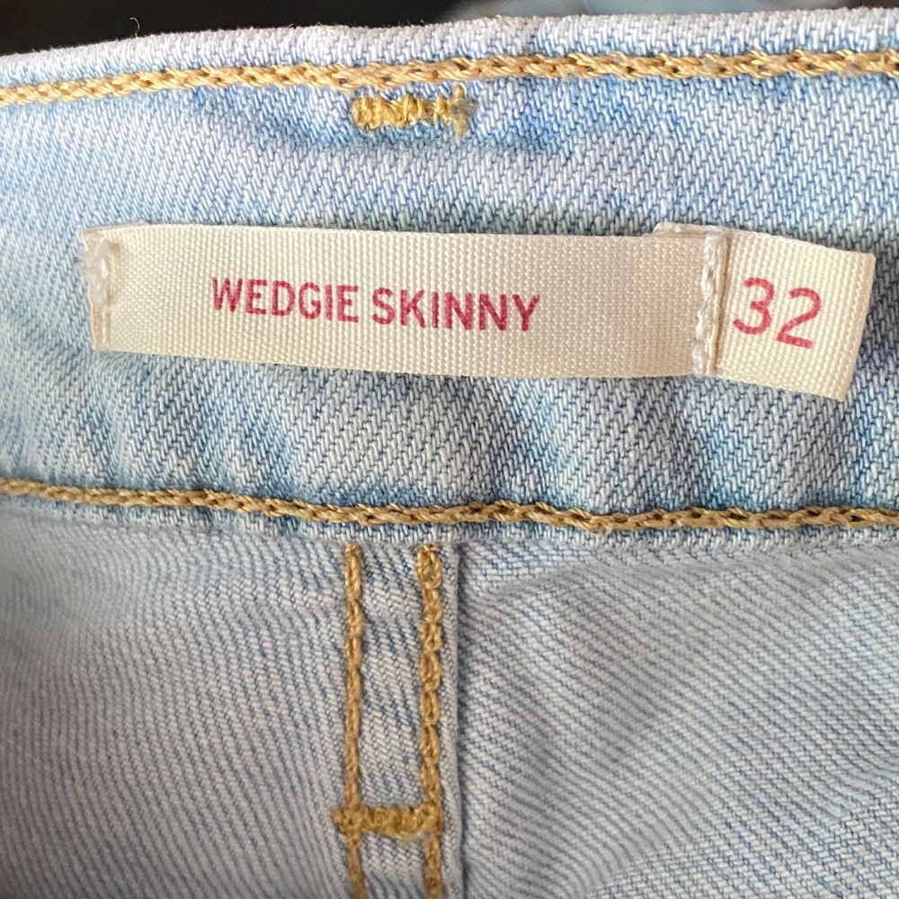 Levi's Wedgie Skinny Jeans - Light Blue Wash